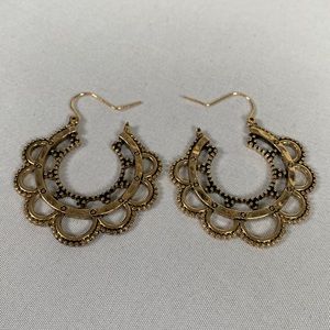 Dainty scalloped edge Goldtone hoop earrings